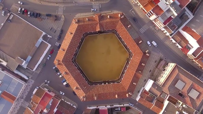 Haz clic para ver en pantalla completa Plaza Toros Hexagonal de Almadén